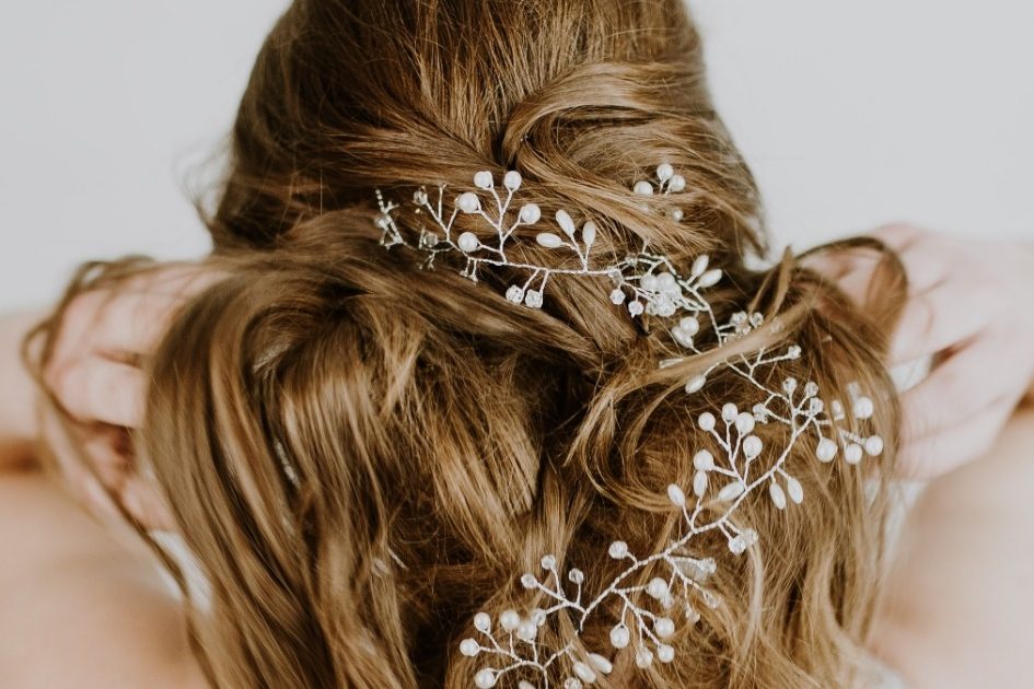 dia-do-cabelereiro-dica-para-o-penteado-durar-mais-foto-reproducao-internet-capa