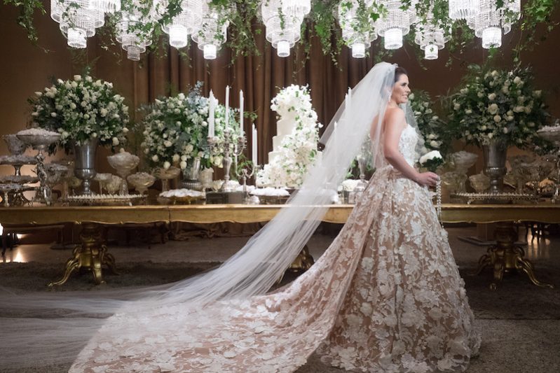 vestido-de-noiva-forro-colorido-casa-assuf-foto-reproducao-internet (4)