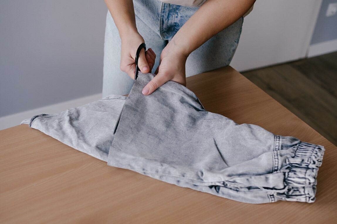 Mending Clothes. Sustainable fashion, Denim Upcycling Ideas, Using Old Jeans, Repurposing, Reusing Old Jeans, Upcycle Stuff